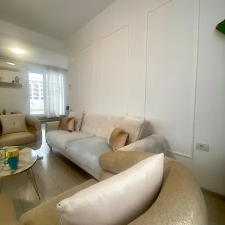 Daire Petrov Penthouse Navodari