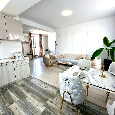 Petrov Penthouse Apartment Navodari